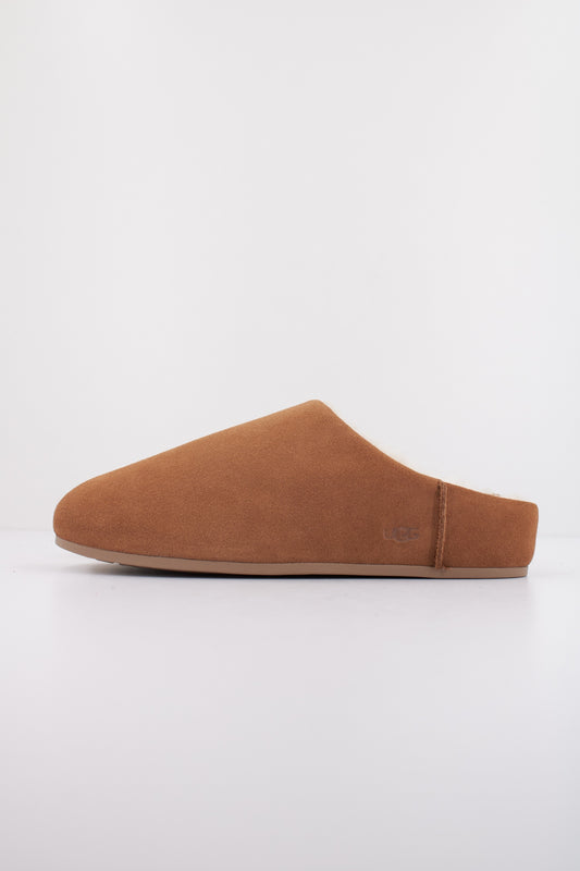 UGG W ELEA SLIP-ON en color CHE  (1)