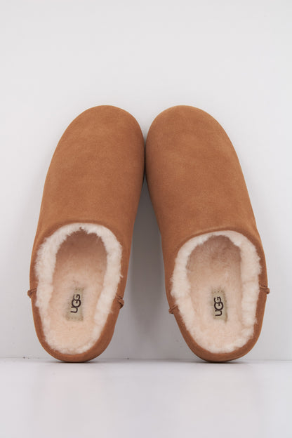 UGG W ELEA SLIP-ON en color CHE  (3)