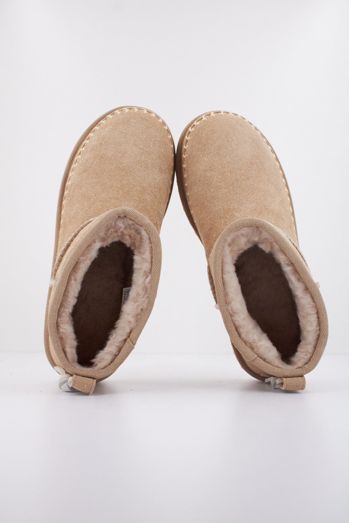UGG  W CLASSIC ULTRA MIN en color MDSD  (3)