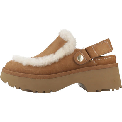 UGG W NEW HEIGHTS ESMEE  en color CHE  (2)