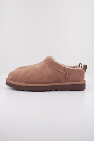 UGG W CLASSIC MICRO en color RYKOAK  (1)