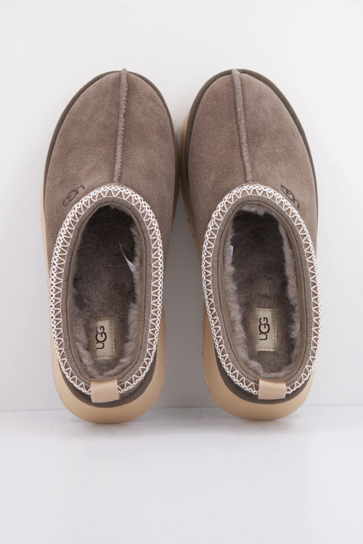 UGG W TAZZ II en color DDRG  (3)