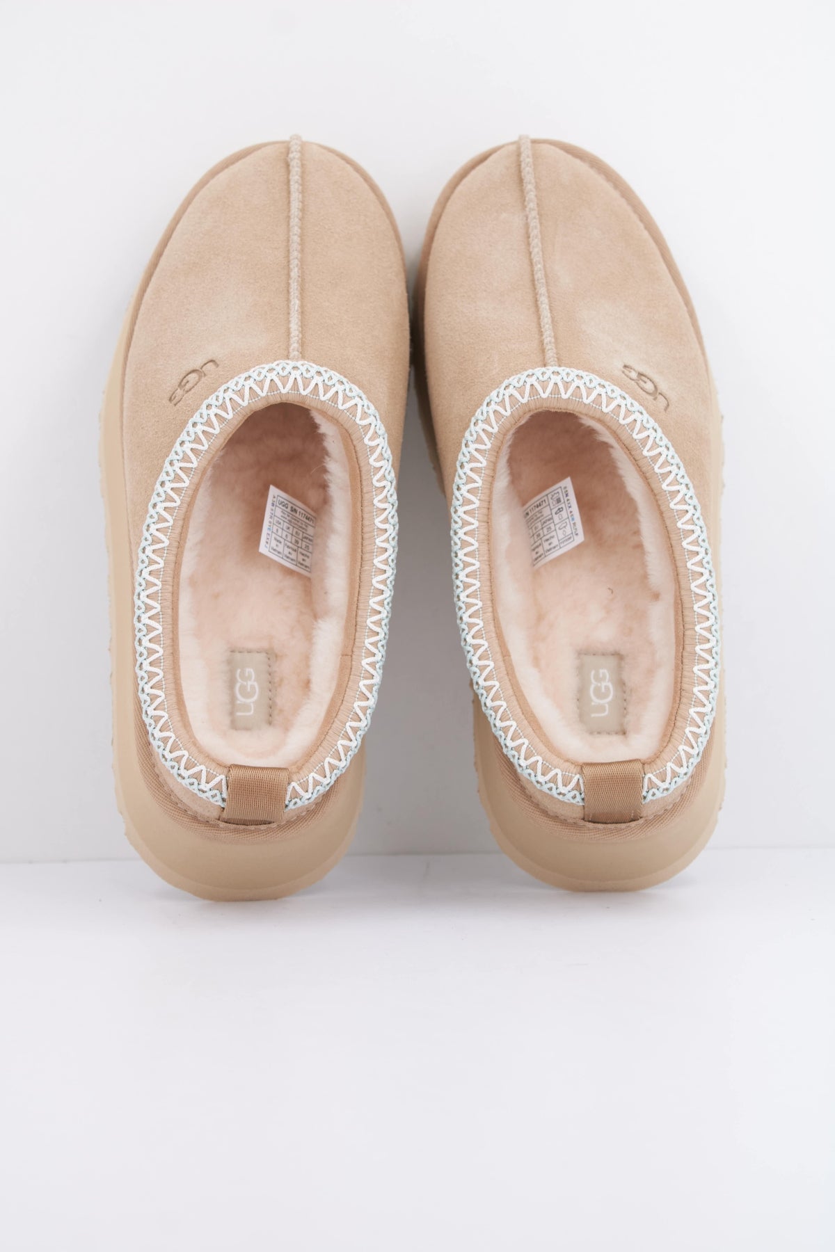 UGG W TAZZ II en color SAN  (3)