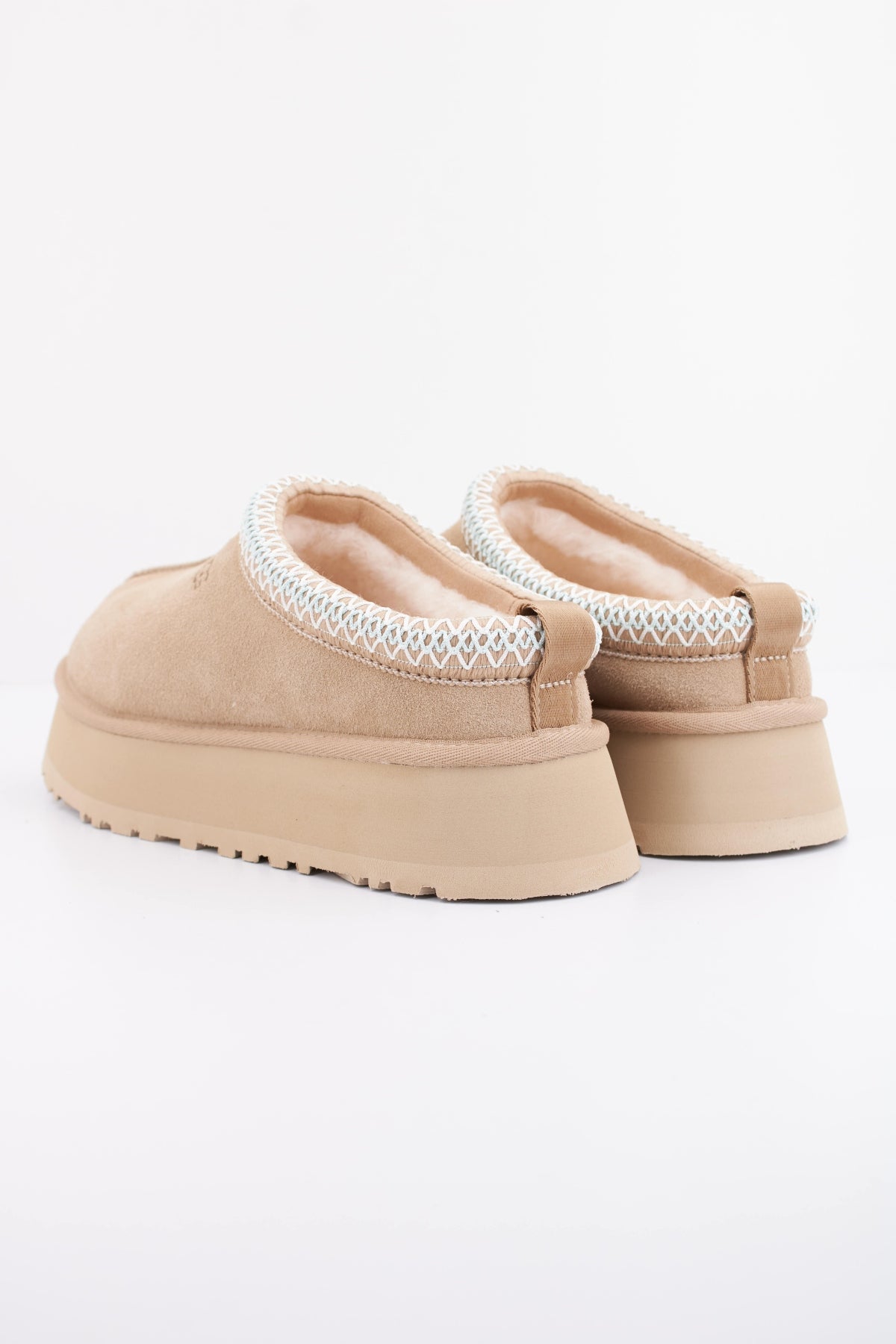UGG W TAZZ II en color SAN  (4)