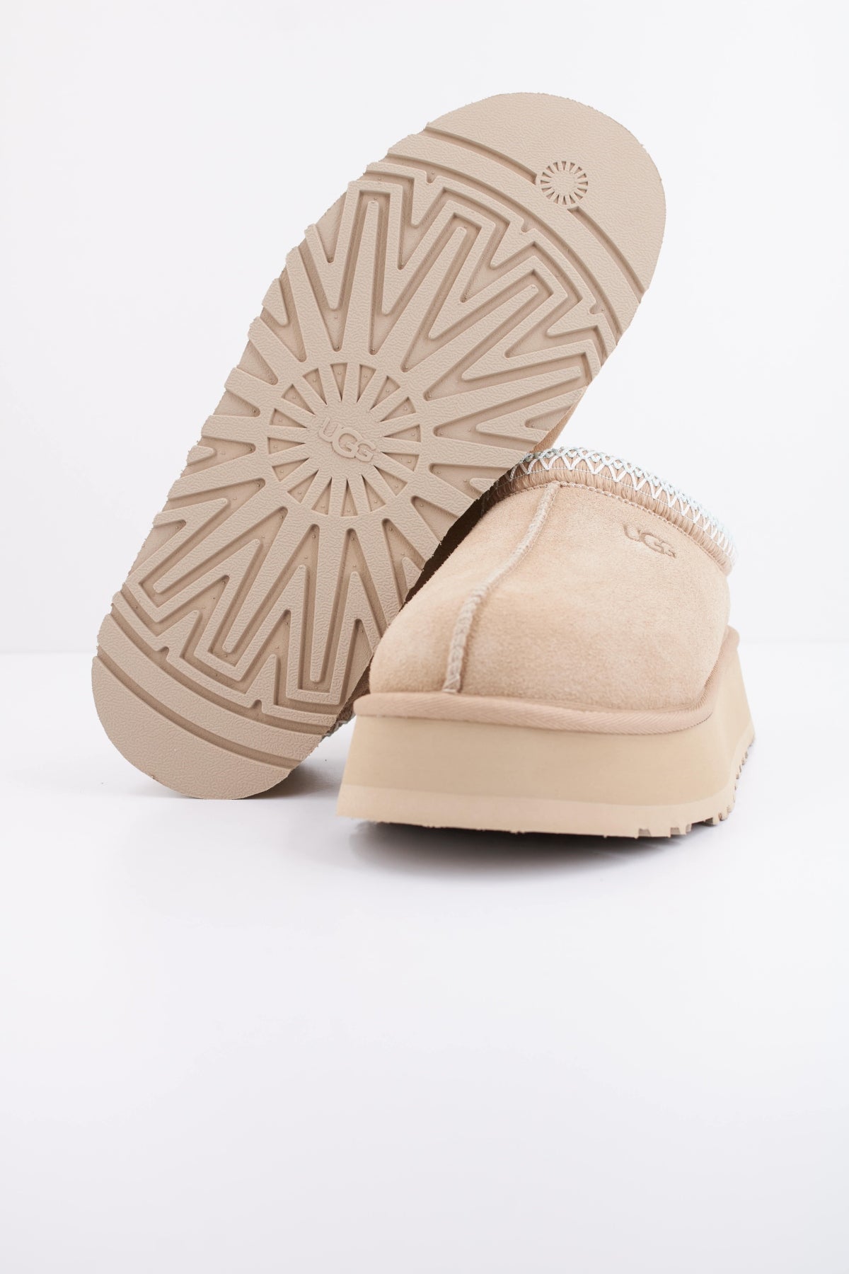 UGG W TAZZ II en color SAN  (5)