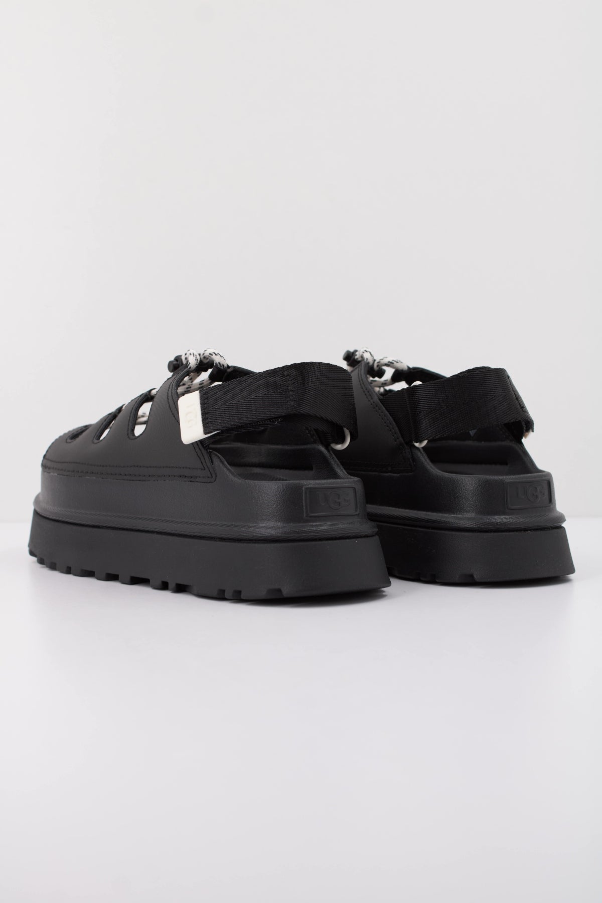 UGG W GOLDENGLOW TOGGLE en color BLK  (4)
