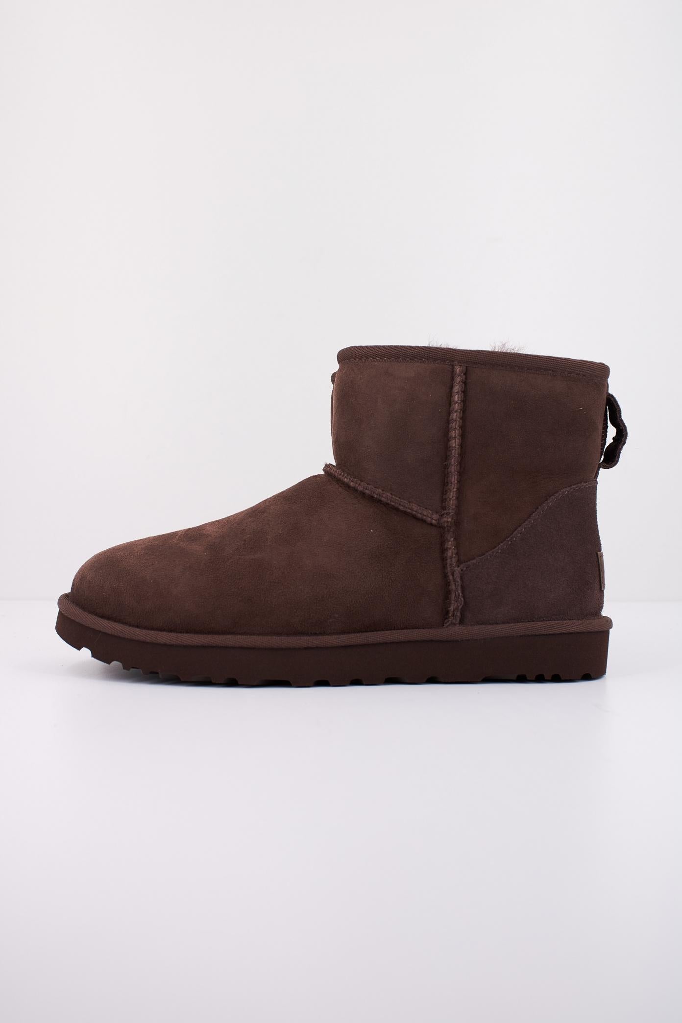 UGG UGG CLASSIC MINI en color BRNTCD  (1)