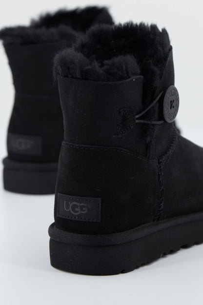 UGG UGG MINI BUTTON en color BLK  (3)
