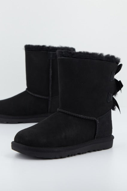 UGG BAILEY BOW II en color BLACK  (1)