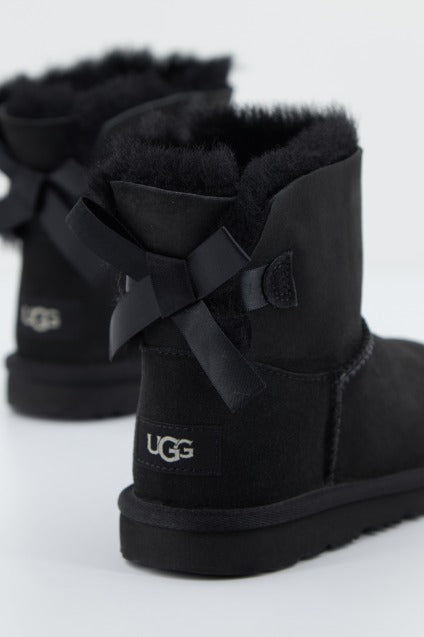 UGG MINI BAILEY BOW II en color BLACK  (3)