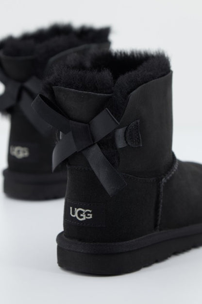 UGG MINI BAILEY BOW II en color BLACK  (3)