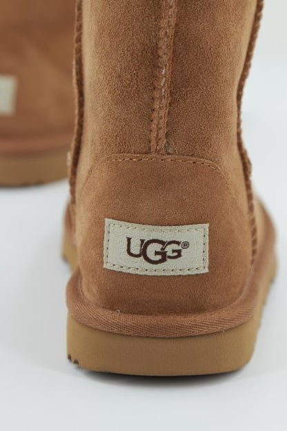 UGG CLASSIC II en color CHESTNUT  (4)