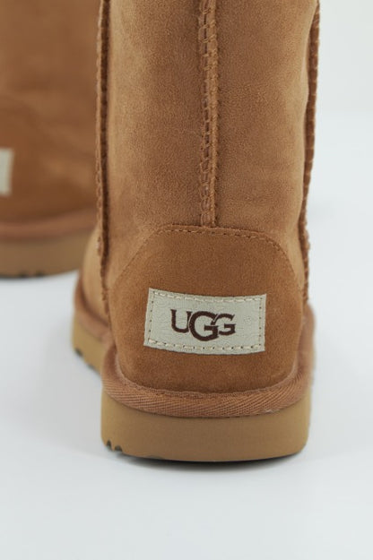 UGG CLASSIC II en color CHESTNUT  (4)