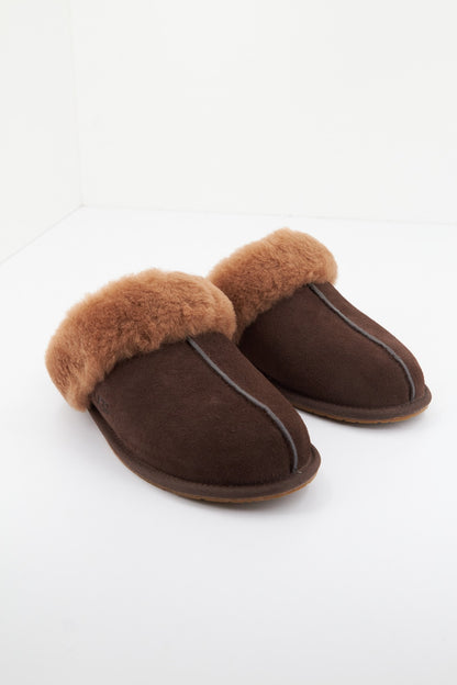 UGG W SCUFFETTE II en color BURTCDR  (3)