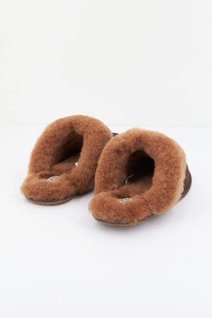 UGG W SCUFFETTE II en color BURTCDR  (4)