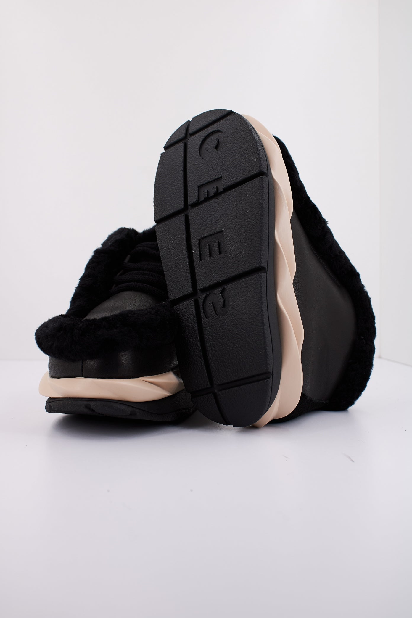 CCCCEES MELLOW MONTA en color BLACK  (5)