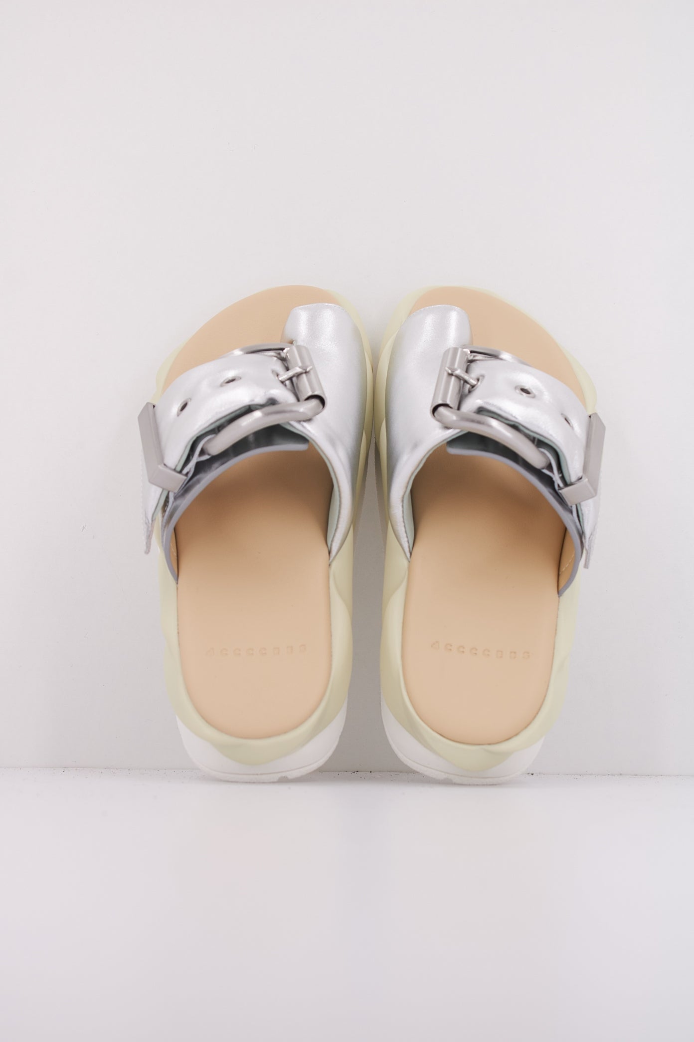 CCCCEES MELLOW GLOW en color SILVER  (3)