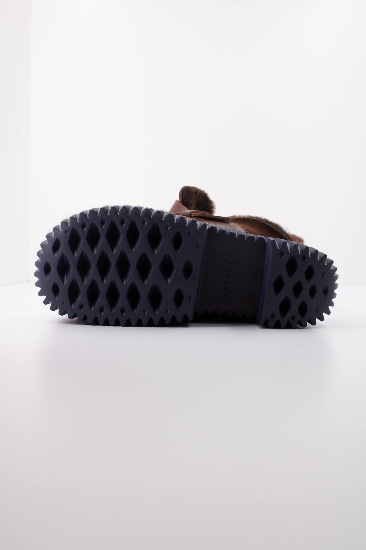CCCCEES PLIA AMBER en color CHOCO  (5)